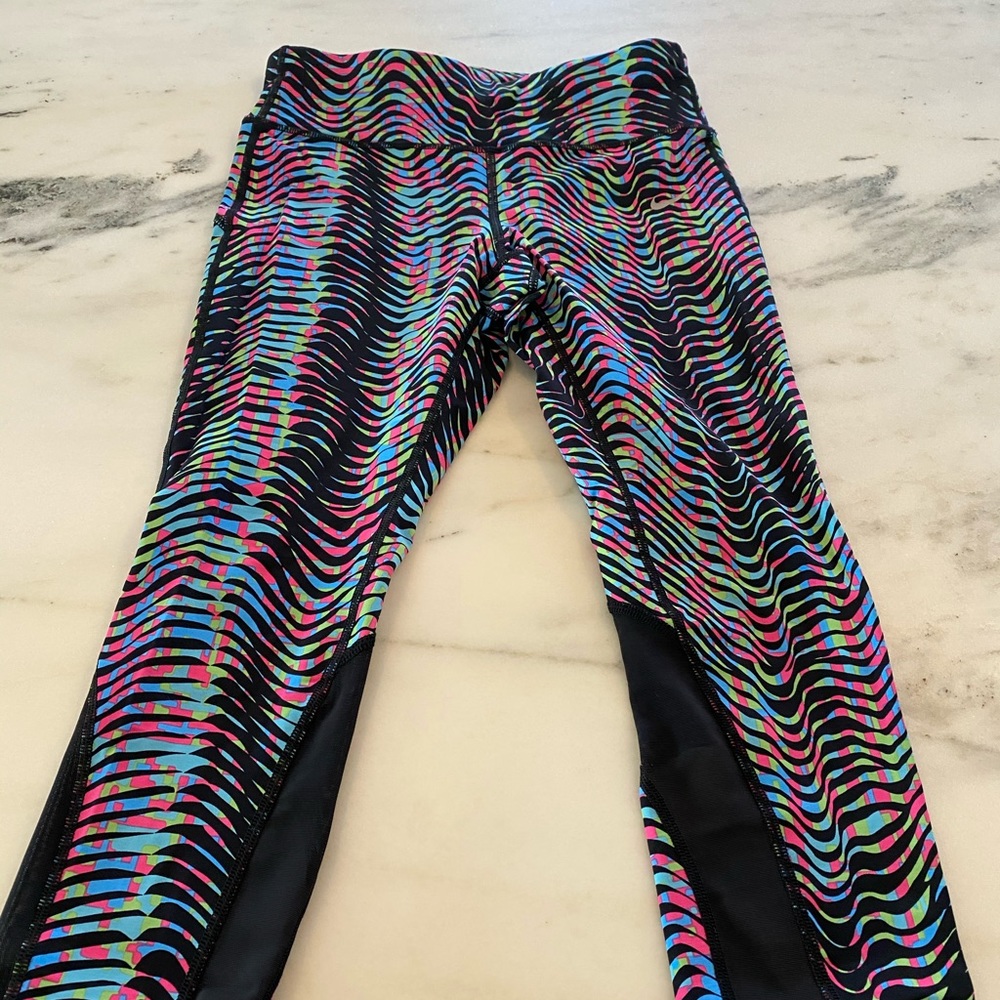 Nike women’s dri-fit running crops